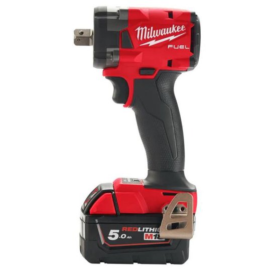 Milwaukee M18 FIW2P12-502X Mutterinväännin sis. akut ja laturin