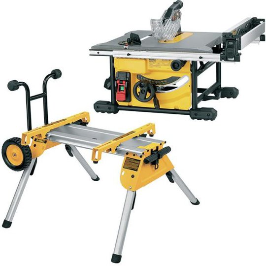 Dewalt DWE7485RS-XC Pöytäpyörösaha sahapöydällä